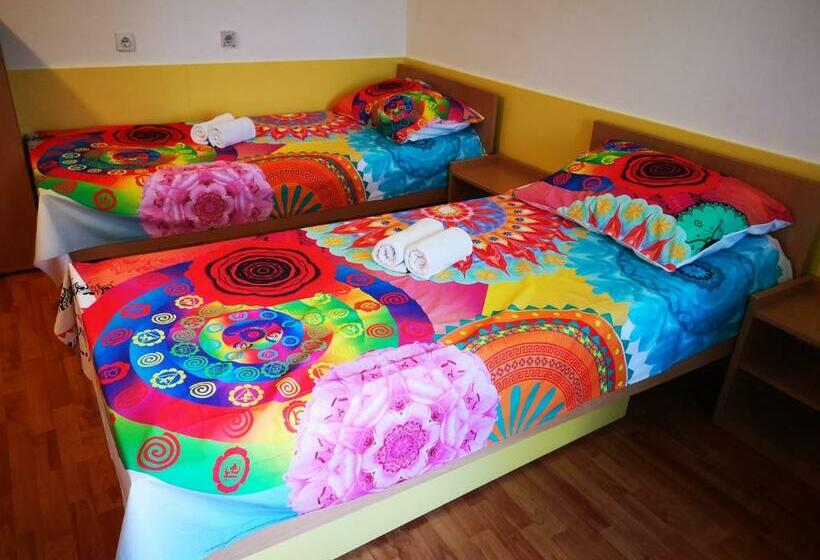 اتاق اکونومی, Prenočišča Prisoje