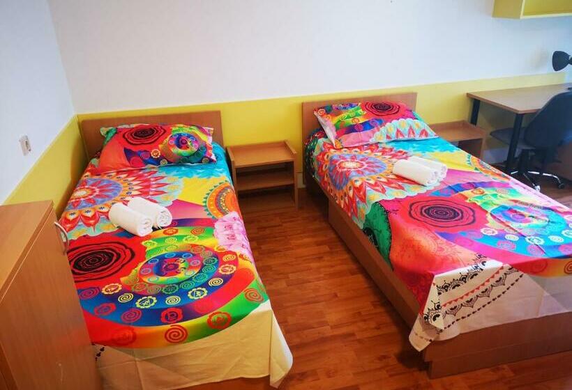 اتاق اکونومی, Prenočišča Prisoje