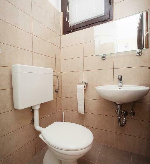 اتاق اکونومی, Prenočišča Prisoje