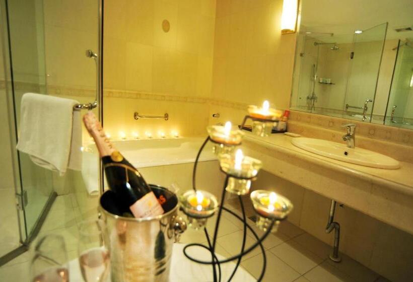 سوییت لوکس, White House