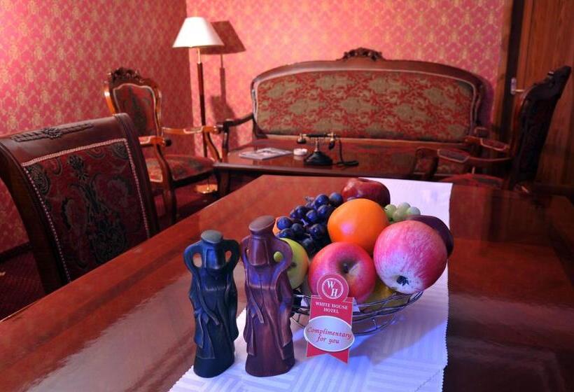 سوییت لوکس, White House