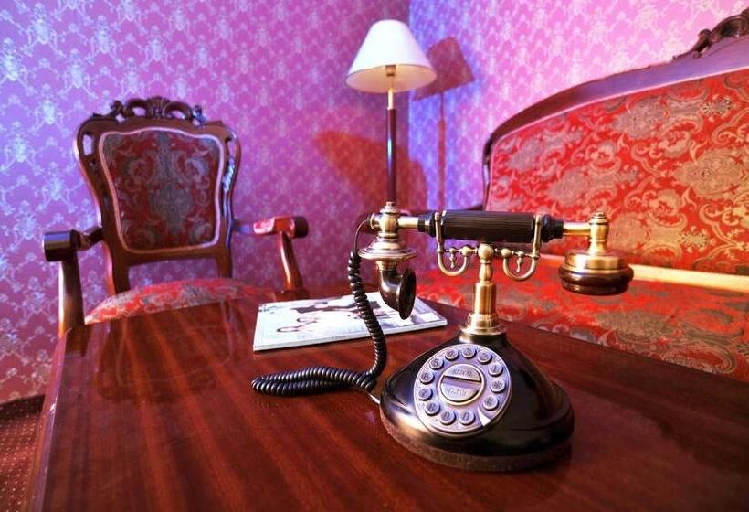 سوییت لوکس, White House