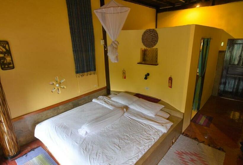 Deluxe room with river view, Mandala Ou Resort