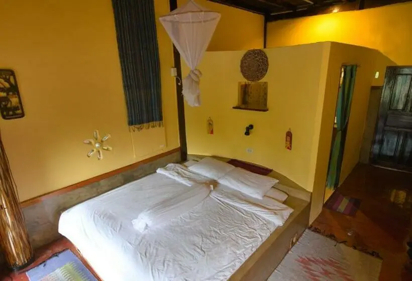 Deluxe room with river view, Mandala Ou Resort