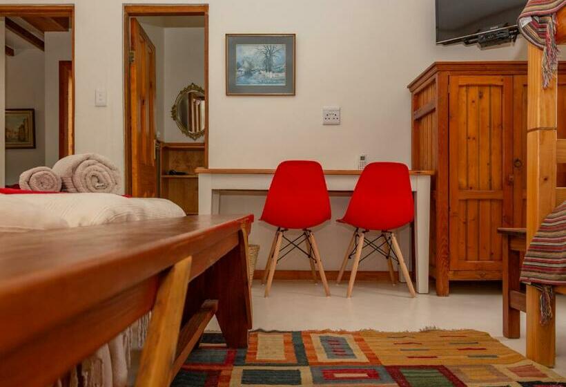 غرفة قياسية رباعية, 10 Alexander B&b