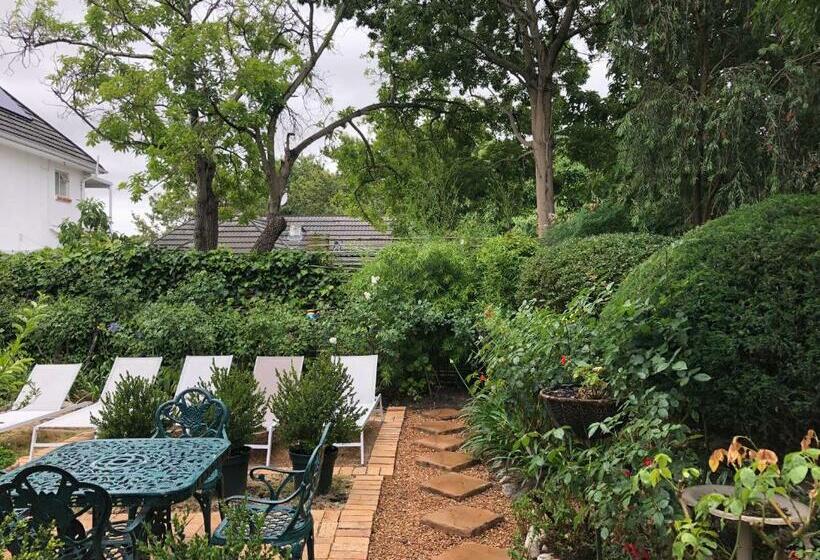 غرفة قياسية رباعية, 10 Alexander B&b