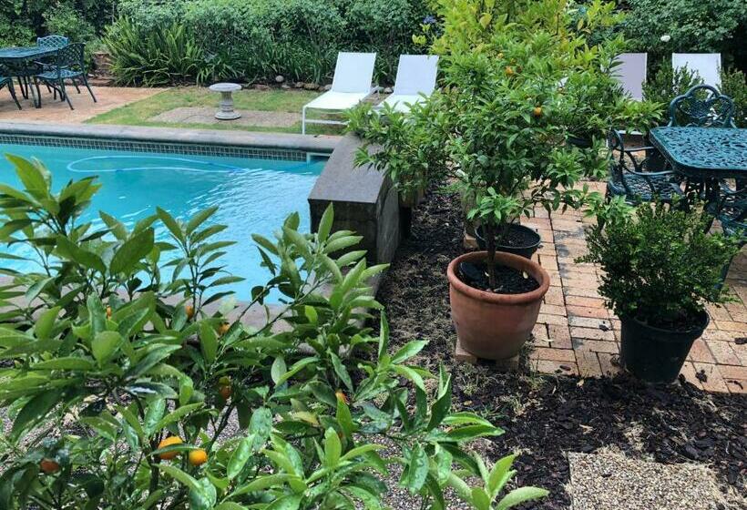 غرفة قياسية رباعية, 10 Alexander B&b