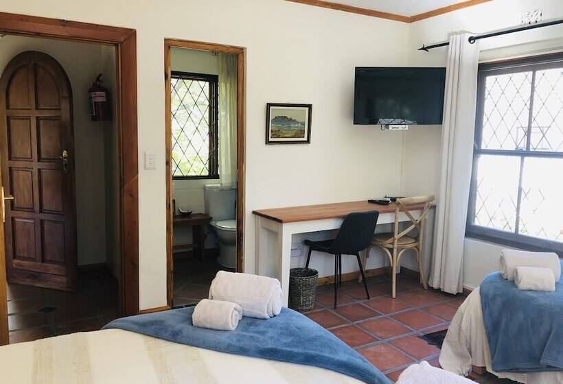 Номер Стандарт Трехместный, 10 Alexander B&b
