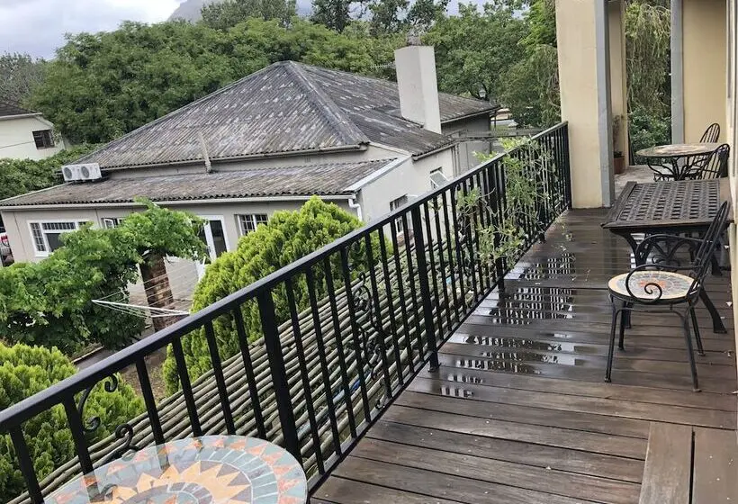 اتاق استاندارد, 10 Alexander B&b