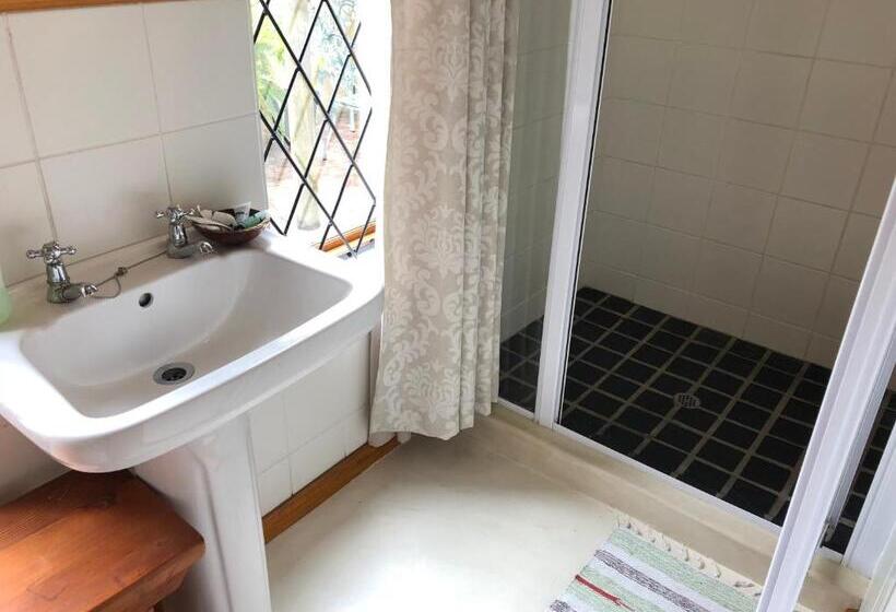 غرفة عائلية, 10 Alexander B&b