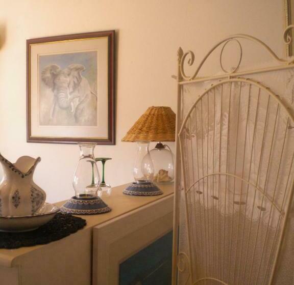 سوییت با چشم‌انداز دریا, 22 Julia B&b