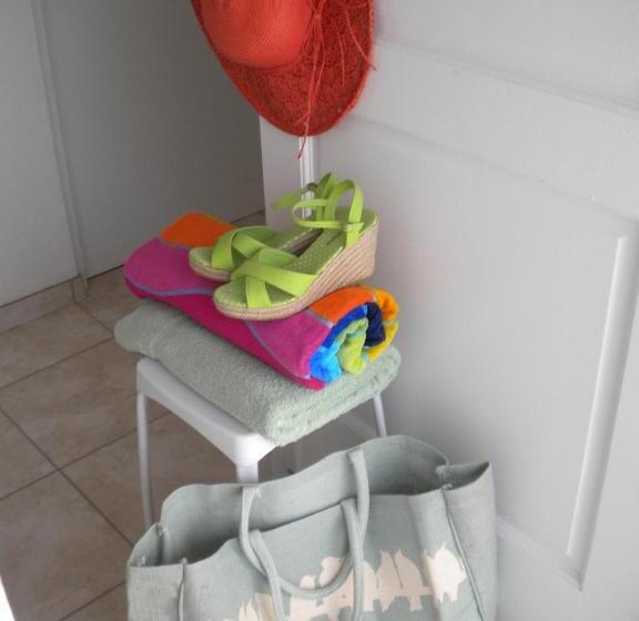 سوئیت 2 خوابه, 22 Julia B&b