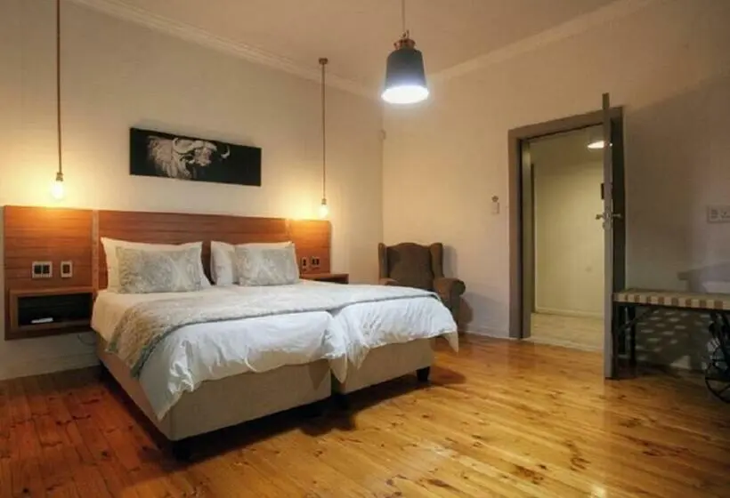 Talo 1 Makuuhuone, Kronenhoff Guesthouse