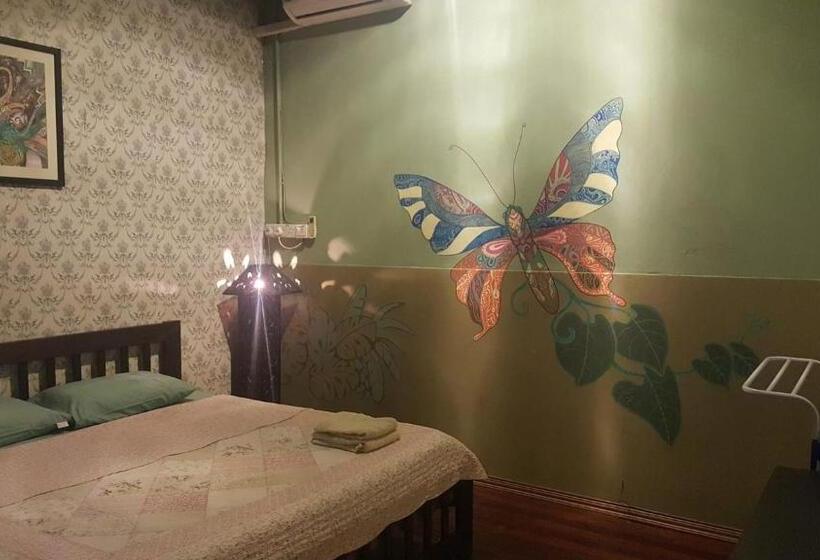 اتاق استاندارد با سرویس بهداشتی مشترک, Marco Polo Guest House