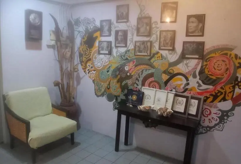 اتاق چهار تخته با دستشویی مشترک, Marco Polo Guest House