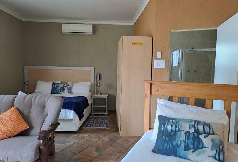 غرفة عائلية مطلّة علي الحديقة, Amigos Bed & Breakfast No Loadshedding