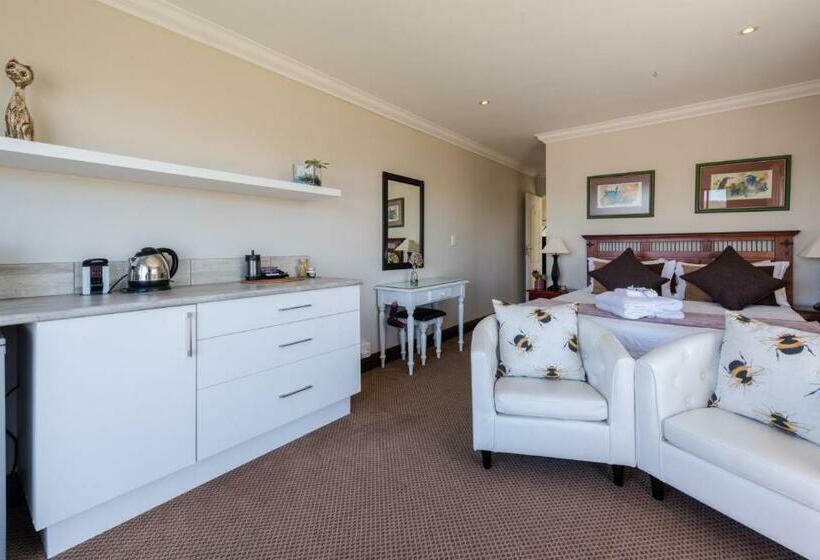 Люкс, 6 On Protea