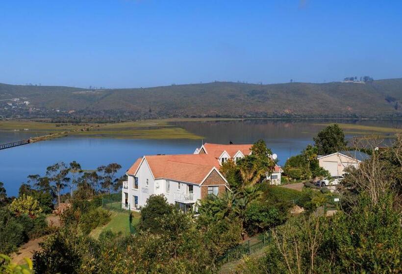 סוויטה, 6 On Protea