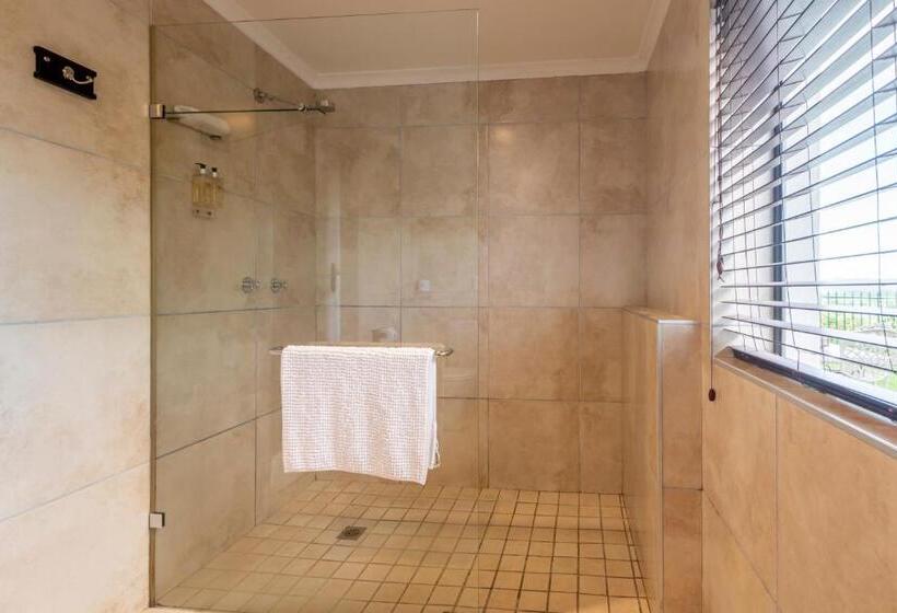 Family Suite, 6 On Protea