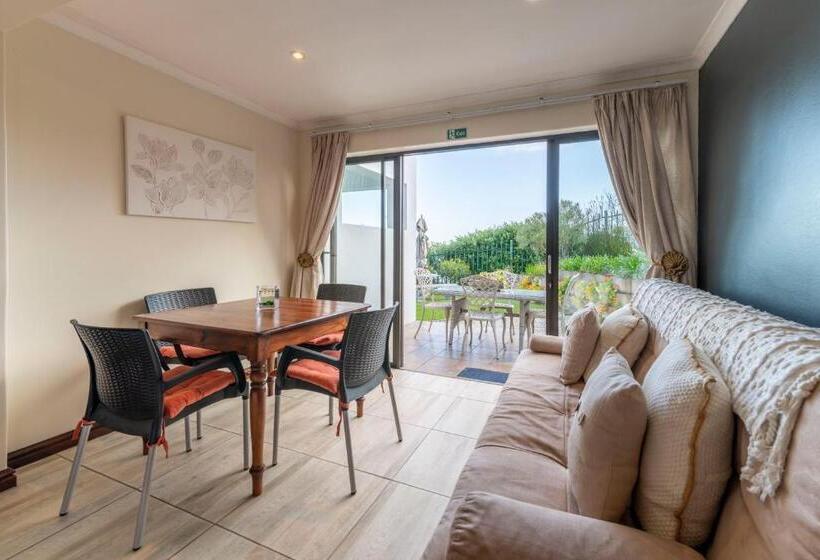 Family Suite, 6 On Protea