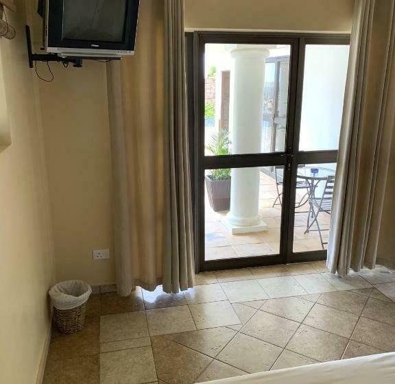 غرفة ديلوكس, Almost Heaven