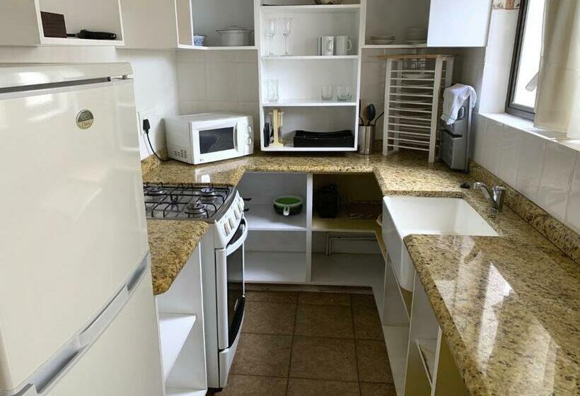 غرفة ديلوكس, Almost Heaven