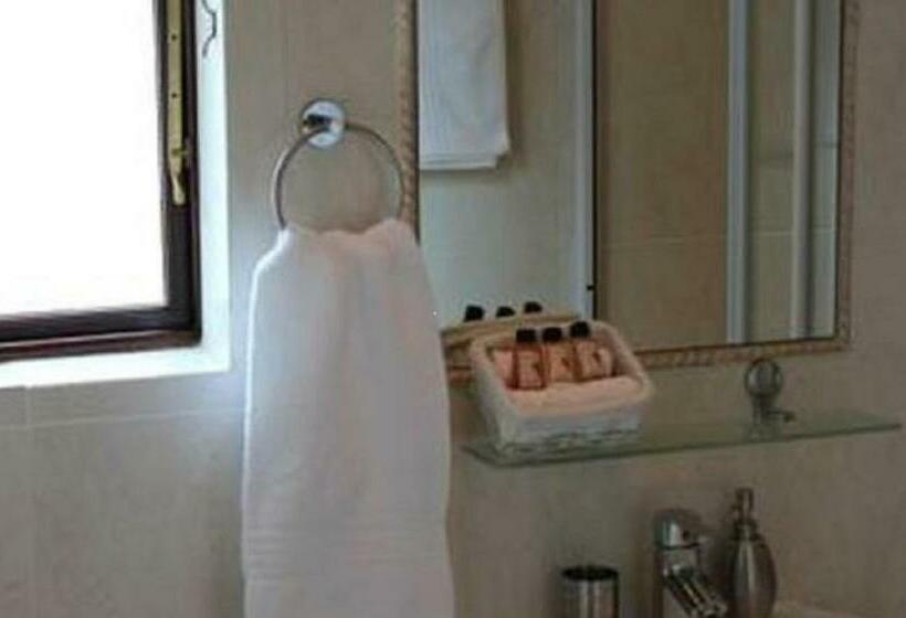 غرفة ديلوكس, Almost Heaven