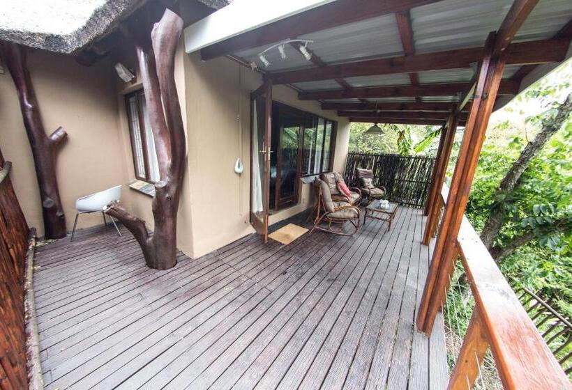スタンダードバンガロー, Fish Eagle Manor