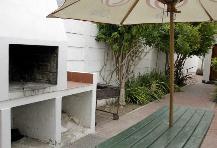 غرفة عائلية, Laings Lodge