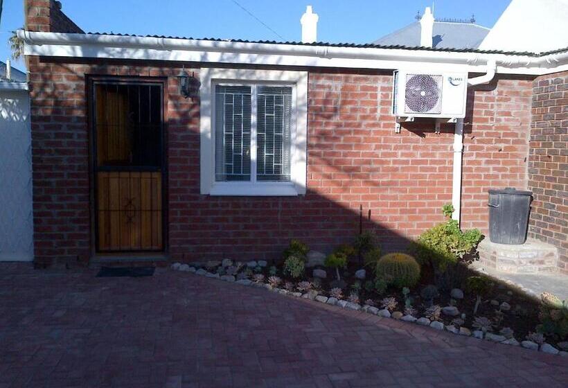 غرفة عائلية, Laings Lodge