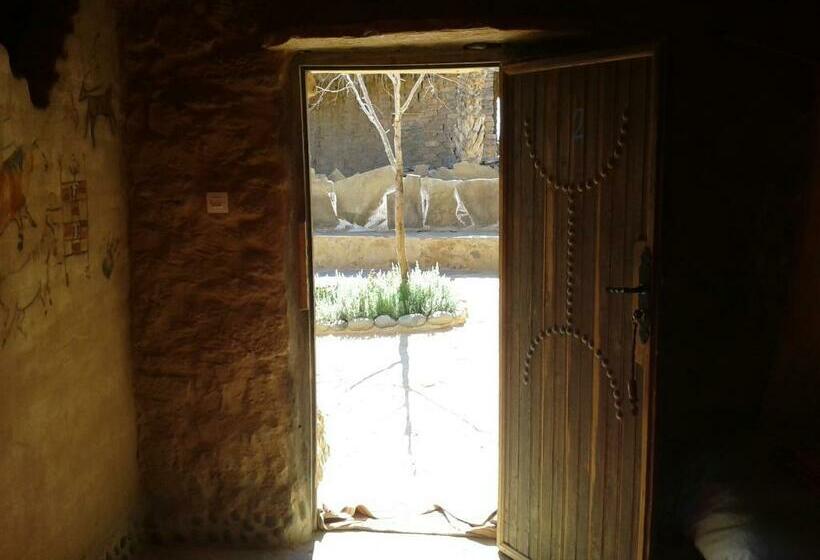 اتاق استاندارد سه نفره, Maison Boutchrafine