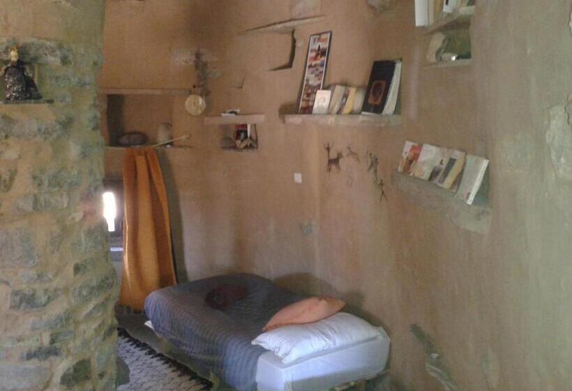 اتاق استاندارد چهار تخته, Maison Boutchrafine