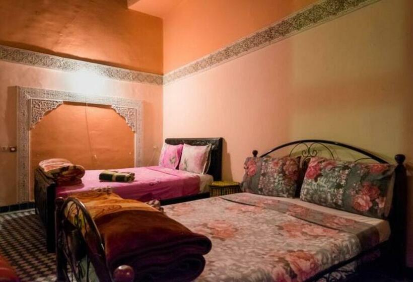 经典四人房间, Riad Malak