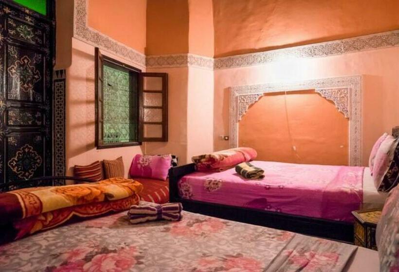 经典四人房间, Riad Malak