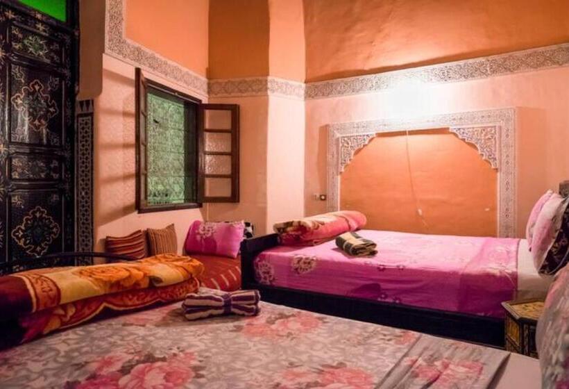 基本三人间, Riad Malak