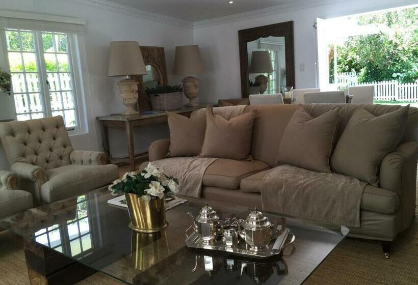 סוויטה דלוקס, The White Manor