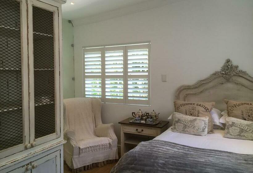 סוויטה דלוקס, The White Manor