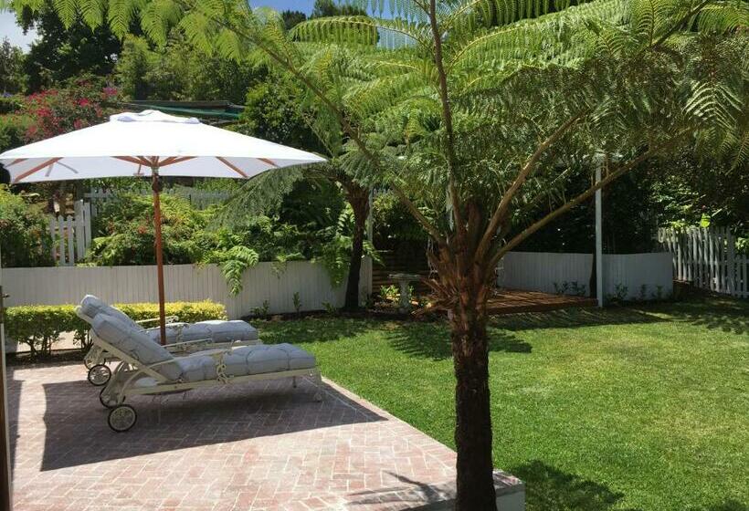 סוויטה דלוקס, The White Manor