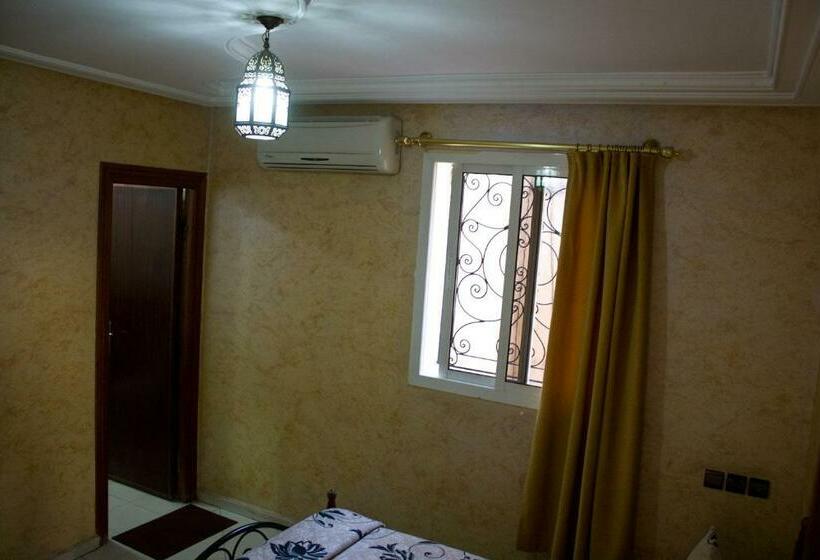 标准单人间, Bab Boujloud