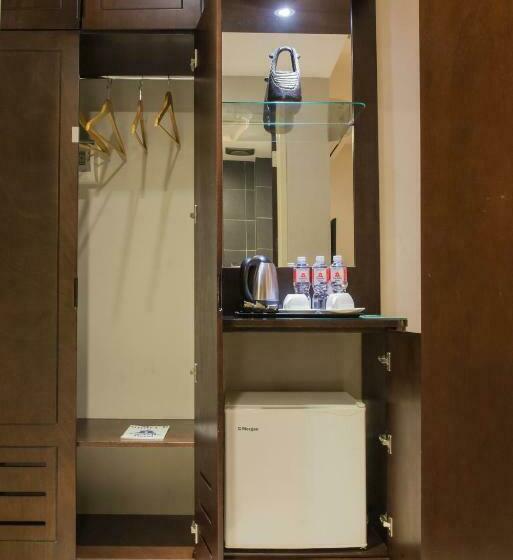 חדר משפחתי, Castello