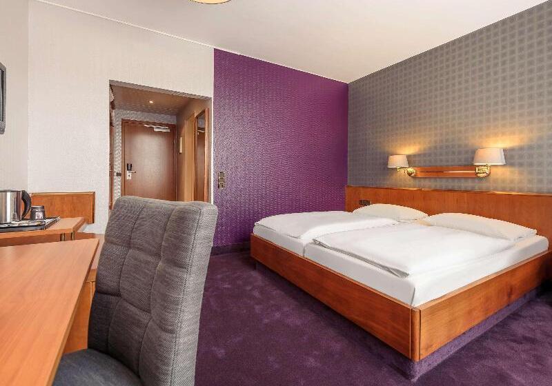 חדר משפחתי, De  Tees