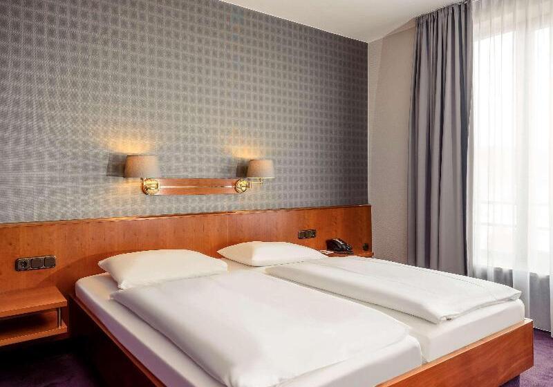 חדר משפחתי, De  Tees