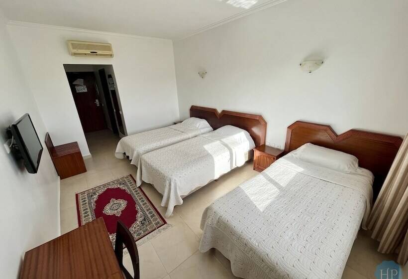 스탠다드 트리플 룸, Hôtel Plaisance