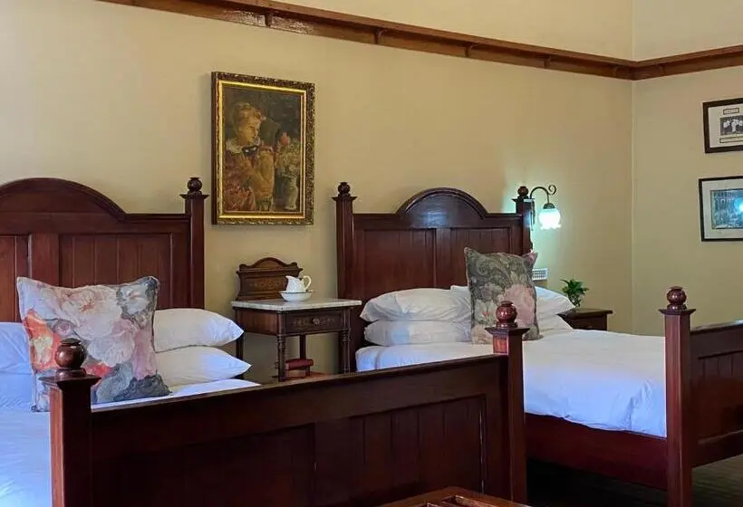Perhesviitti, Kimberley Club Guesthouse