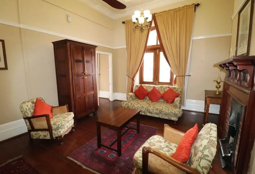 Perhesviitti, Kimberley Club Guesthouse