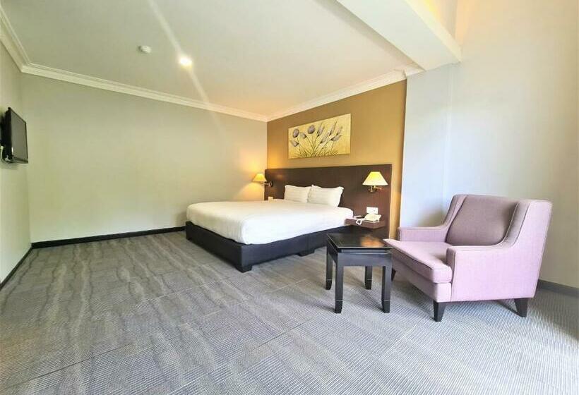 חדר דחוקס עם מיטת קינג, Merdeka