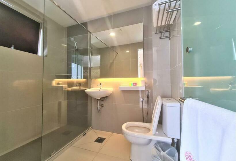 חדר דחוקס עם מיטת קינג, Merdeka