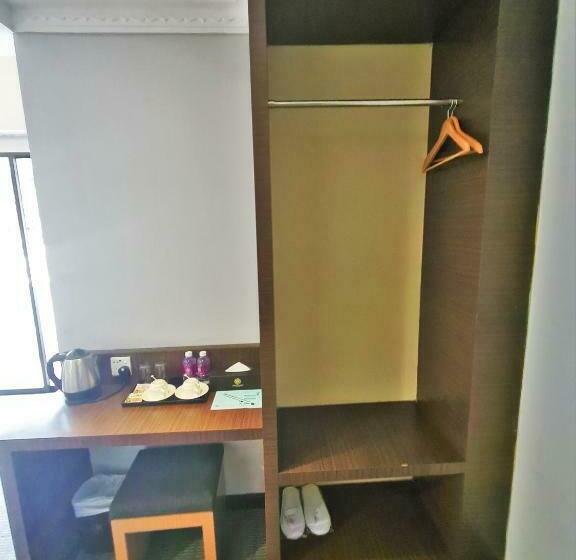 חדר דחוקס עם מיטת קינג, Merdeka