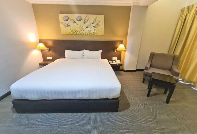 חדר דחוקס עם מיטת קינג, Merdeka