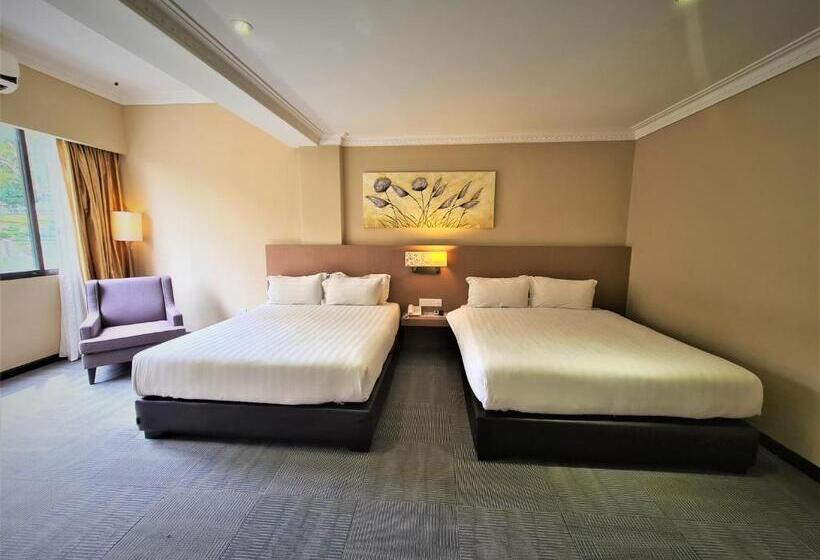 جناح عائلي, Merdeka